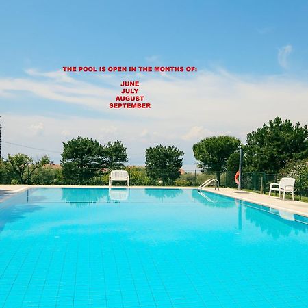 Tennis / Pool / Barbecue Bardolino Esterno foto