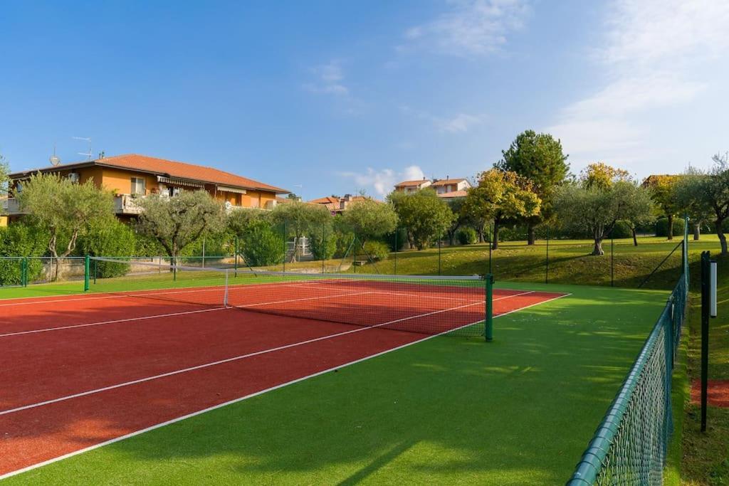 Tennis / Pool / Barbecue Bardolino Esterno foto